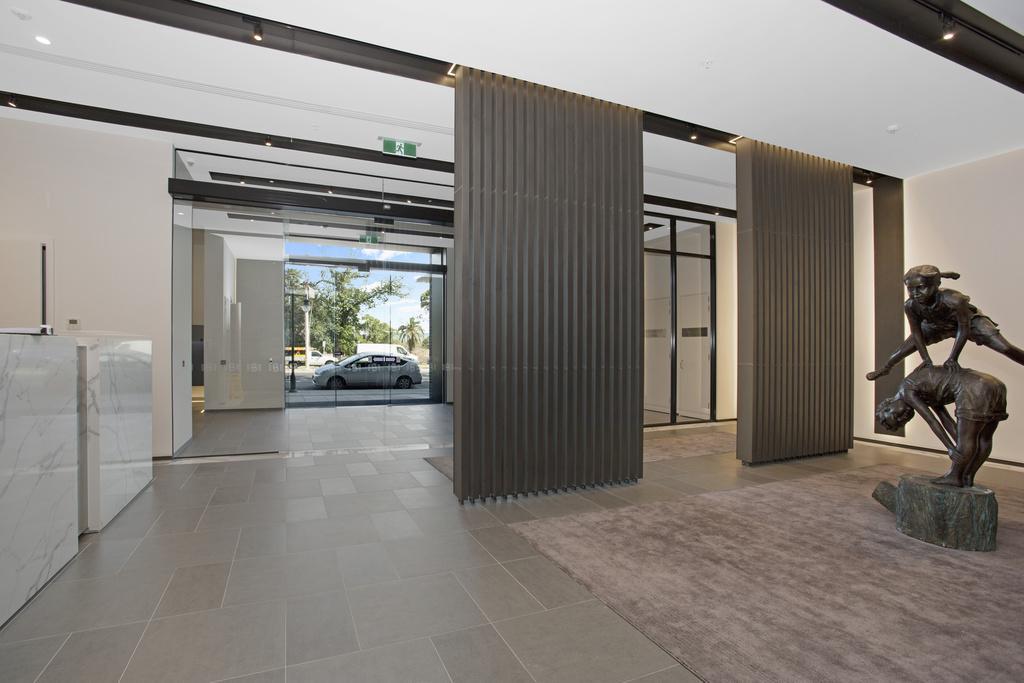 ☆ Heart Of St Kilda ☆ Infinity Pool+Parking+Wifi Lejlighed Melbourne Eksteriør billede