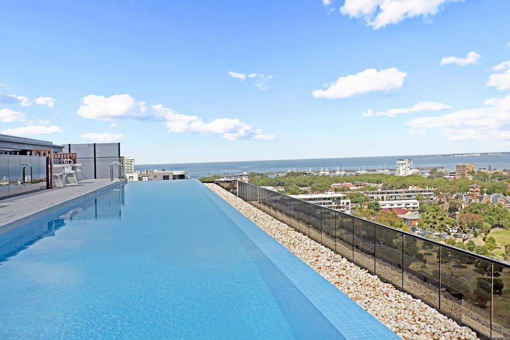 ☆ Heart Of St Kilda ☆ Infinity Pool+Parking+Wifi Lejlighed Melbourne Eksteriør billede